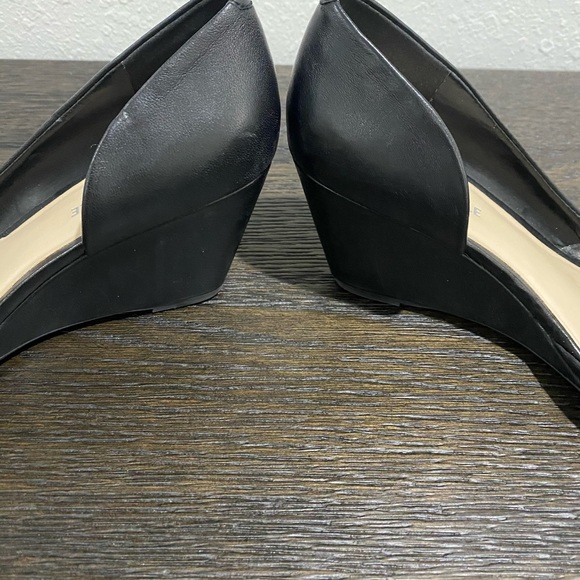 Kenneth Cole Black Wedges - Picture 2 of 5